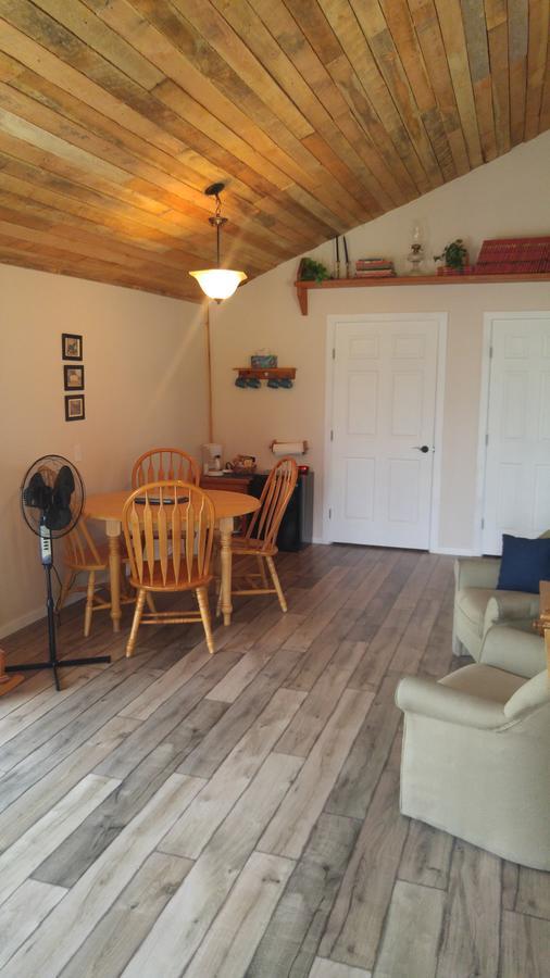 Wolfwood Guest Ranch Villa Clearwater Bagian luar foto